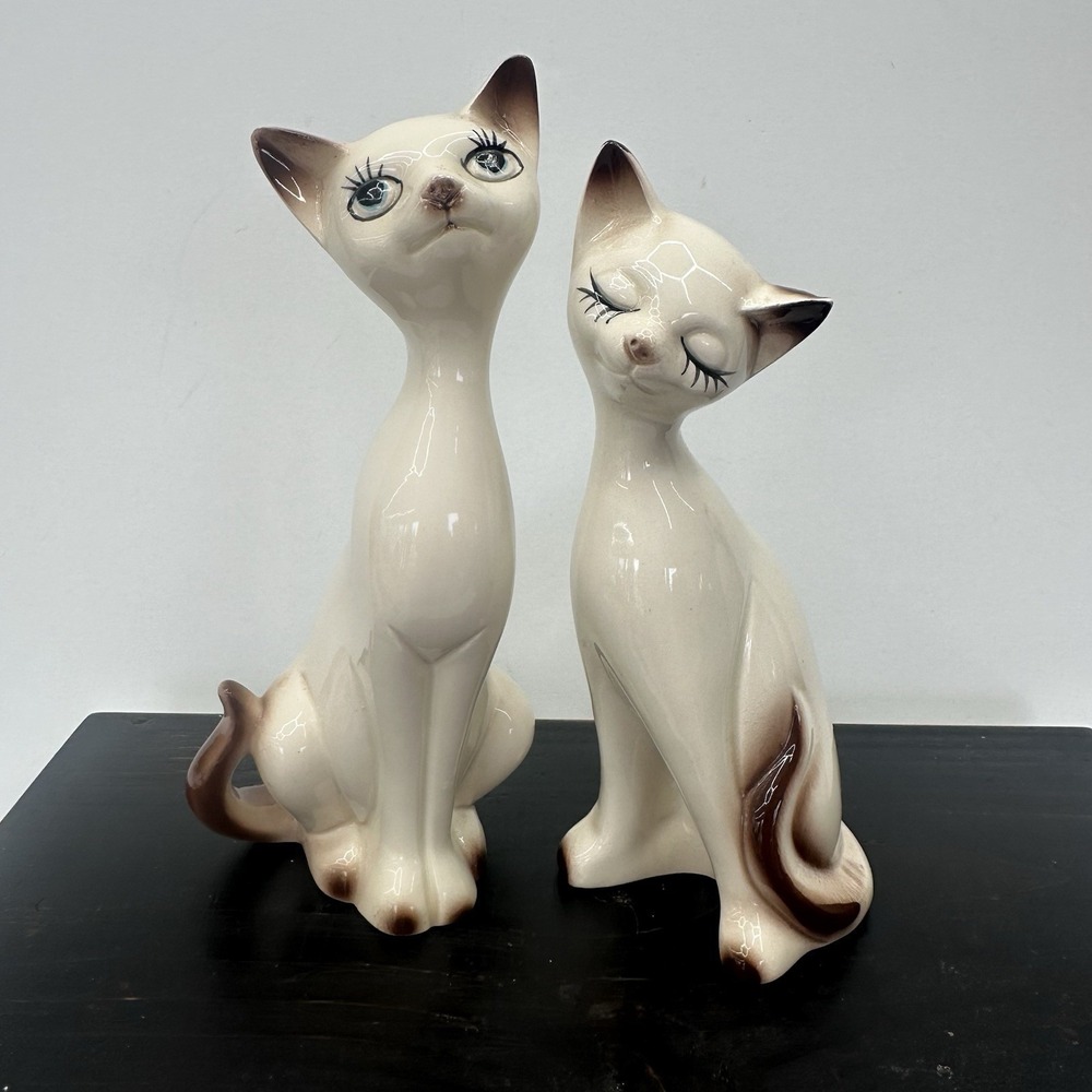 Vintage Mid Century Modern Loving Siamese Cat Figurine Pair Taiwan 8" Porcelain
